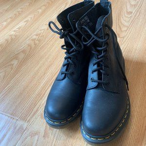 Pascal Doc Martens LIKE NEW